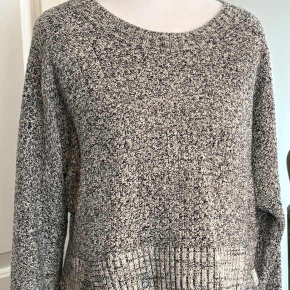 Banana Republic Cotton Blend Knit Sweater with Layered Hem - Picture 3 of 11